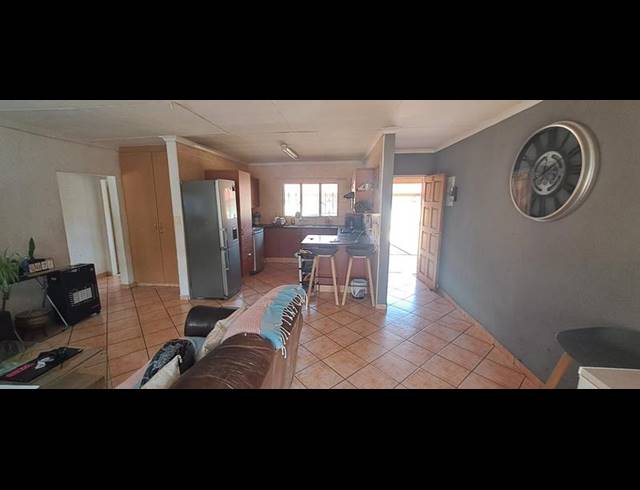 2 BEDROOM TOWNHOUSE FOR SALE IN BOKSBURG NORTH